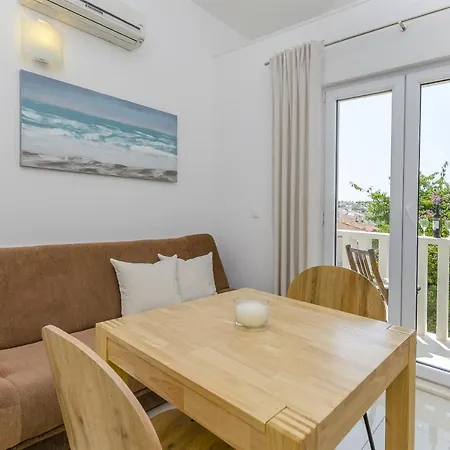 Apartments And Room Maestral Apartment *