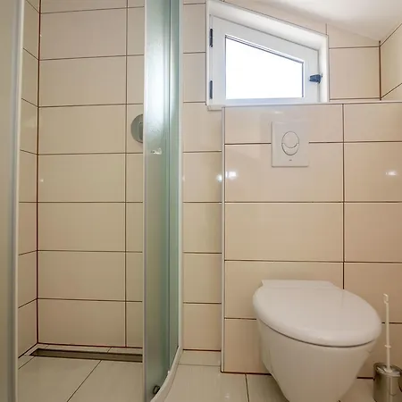 Apartments And Room Maestral Trogir