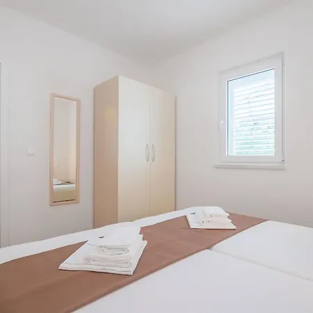 Apartments And Room Maestral Apartment