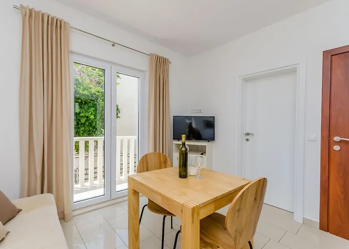 And Maestral Appartement *