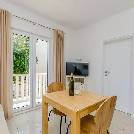 And Maestral Appartement *